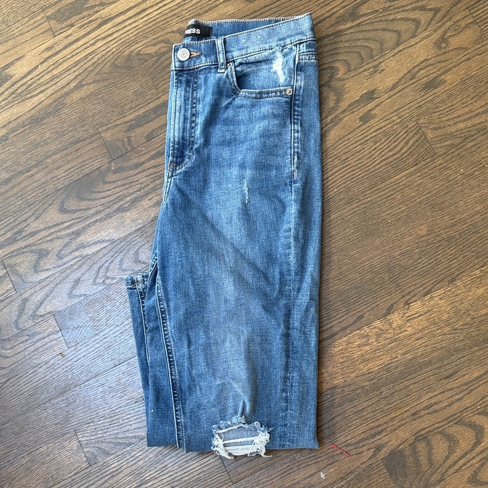 Express Distressed Medium Wash Blue Jeans Womans 8 - Picture 2 of 3